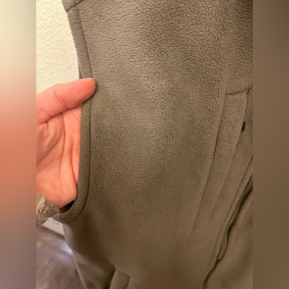 Drake Waterfowl Vest — Men’s Small, Color Olive - Picture 2 of 4